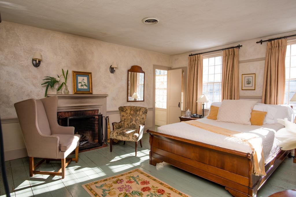 The Old Inn On The Green New Marlborough Room photo